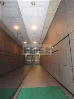 ���̍��؂ȃG���g�����X�B