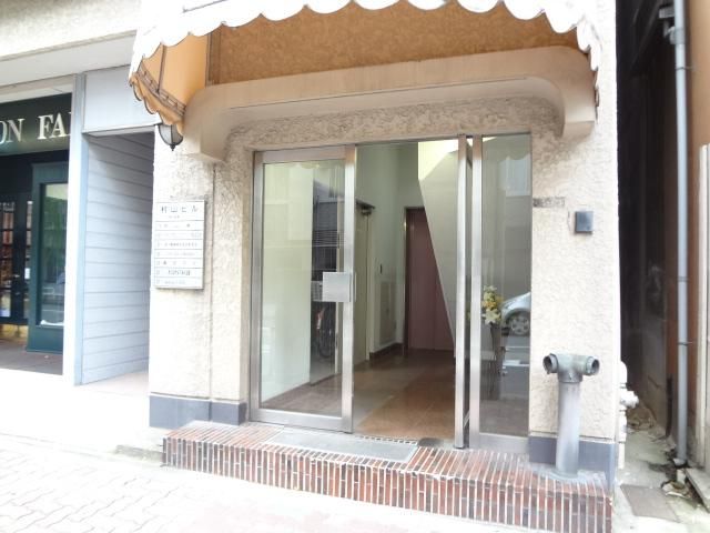 �G���g�����X�ł��B