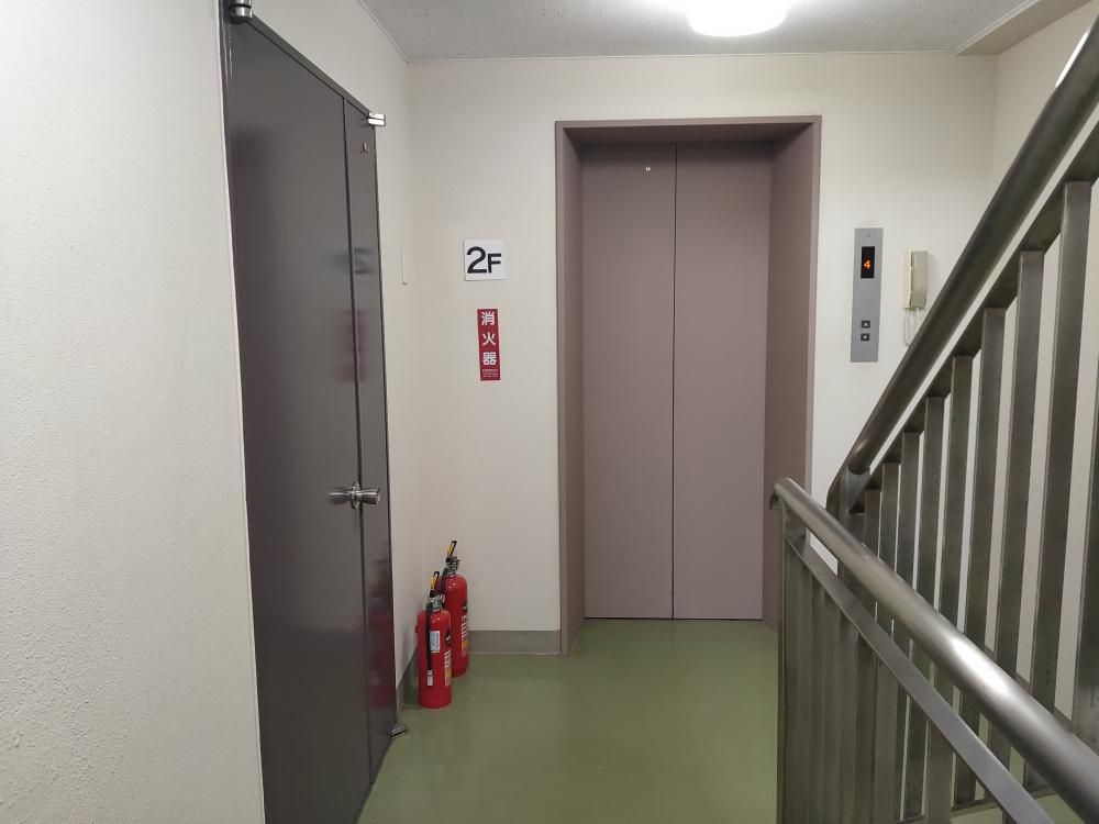 �y���̑����L�����z�@�G���x�[�^�[