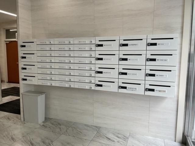 �����Y��ȃG���g�����X