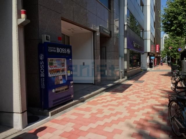 ���a�ʂ艈���ɖʂ��Ă܂��B